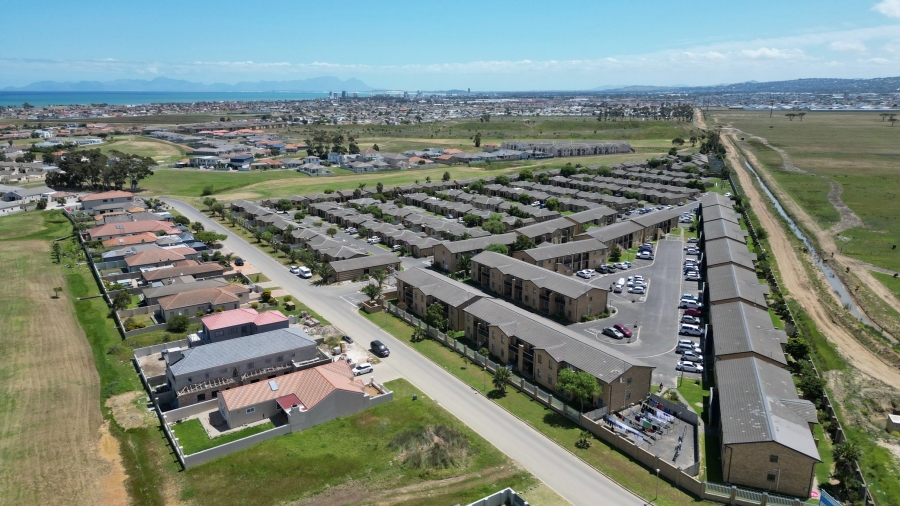 2 Bedroom Property for Sale in Fairview Golf Estate Western Cape